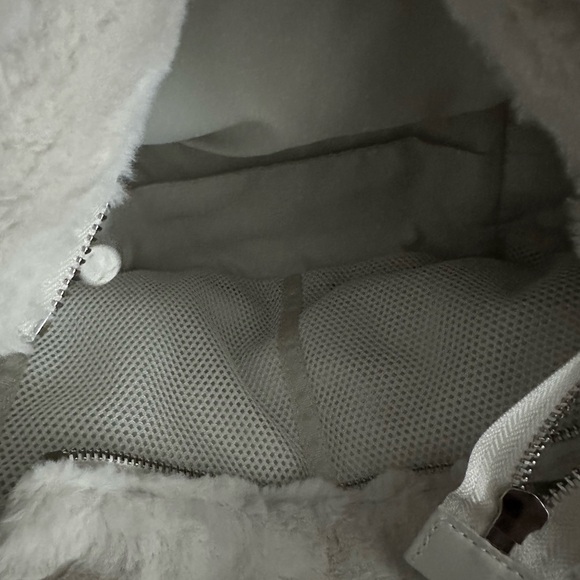 Lululemon Fleece Quilted Tote Mini - Bone 5L - Picture 7 of 7